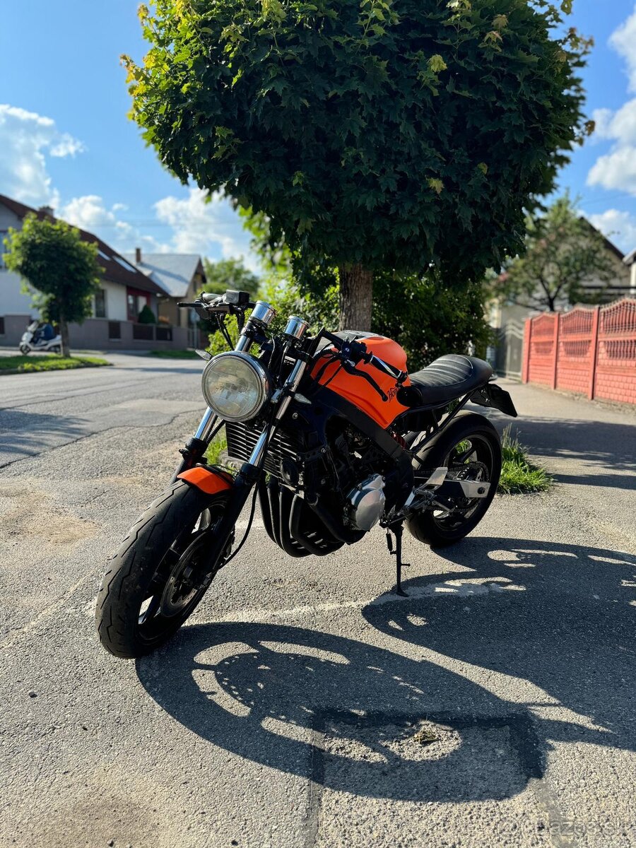 Honda CBR 600 F2 CAFE RACER