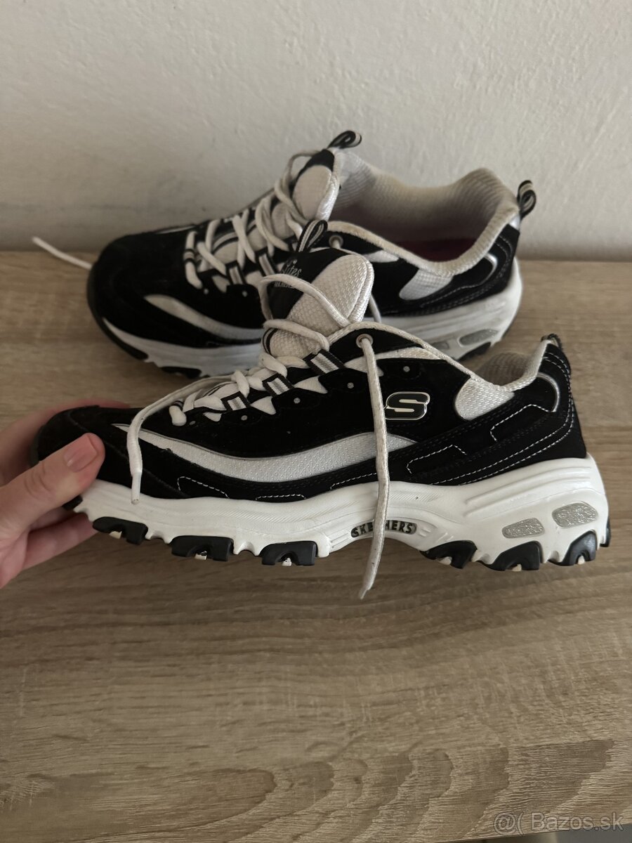 Skechers tenisky s pametovou penou pohodlne 40,5