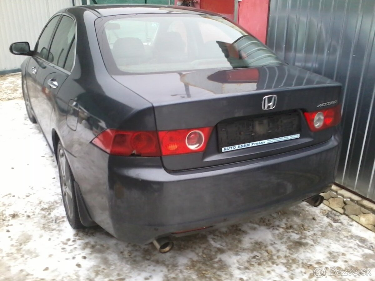 Predám dvere sklo na Honda Accord 2004 sedan 7g