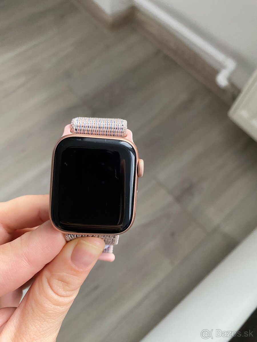 Apple Watch SE 1. Generácia, 40mm, Rosegold