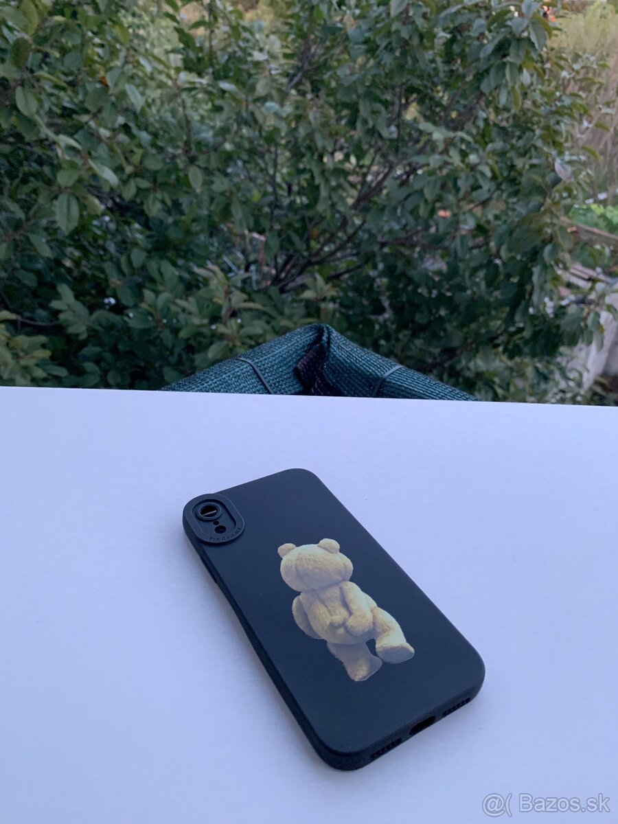 Kryt, púzdro na IPhone XR. Uple nový