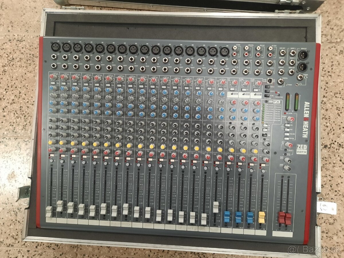 Allen & Heath ZED-22FX + case