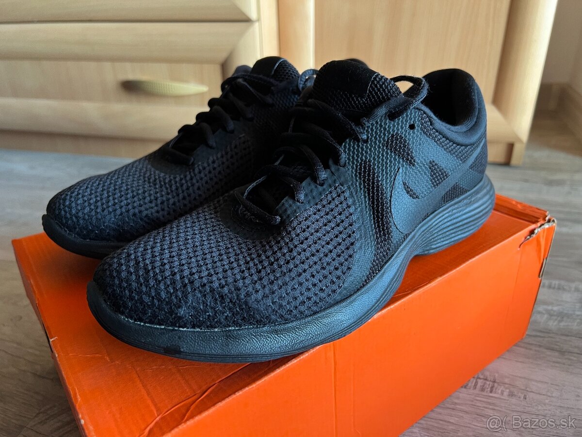 Nike Revolution 4 Black (čierna)