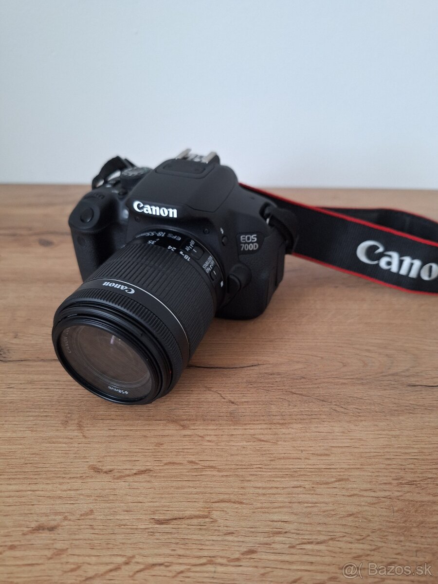 Fotoaparát Canon EOS700D s príslušenstvom