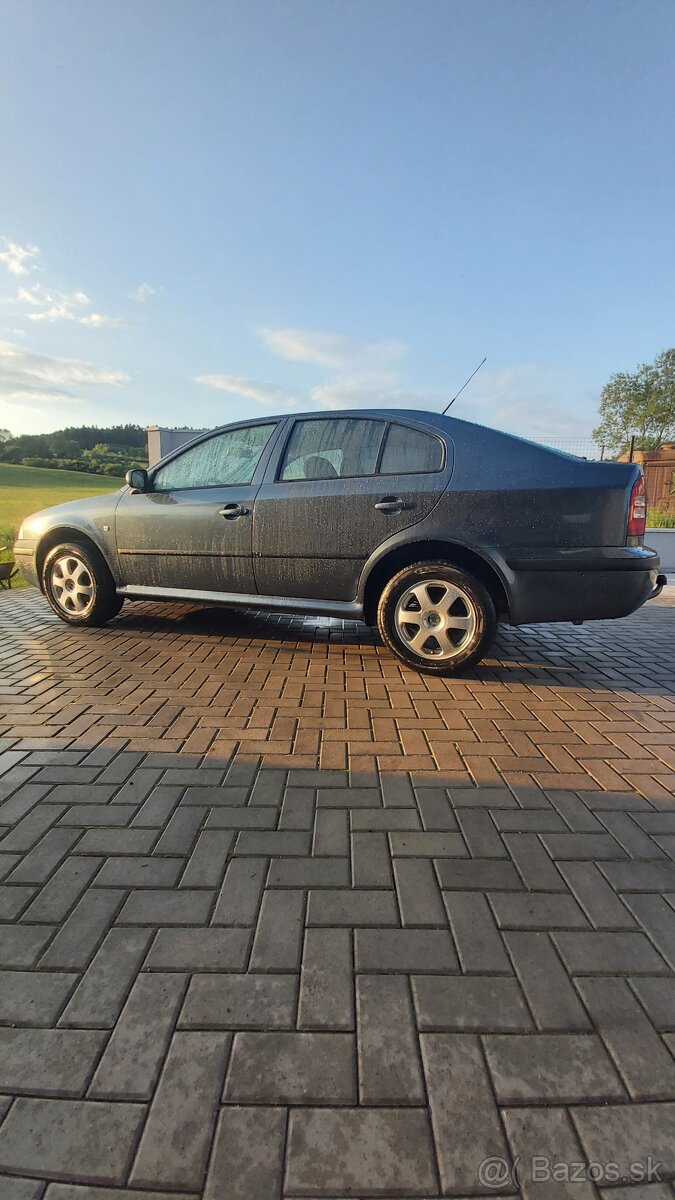 Škoda Octavia 1 Tour 1,6 benzín 75 kw