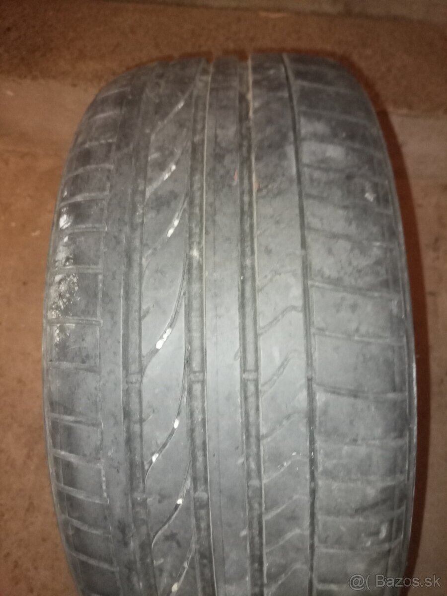 Predám 4x.letné pneu.215/40R17