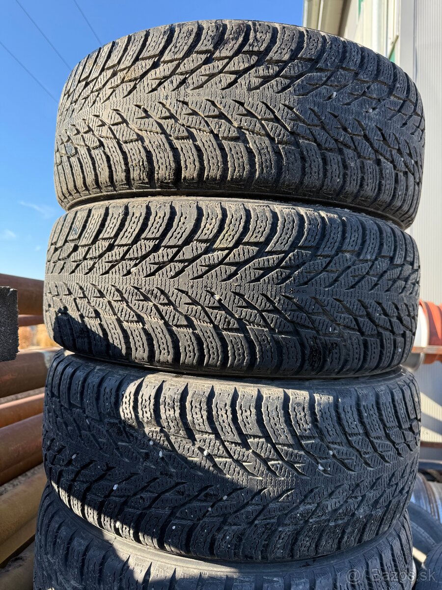 Nokian 215/55 r17