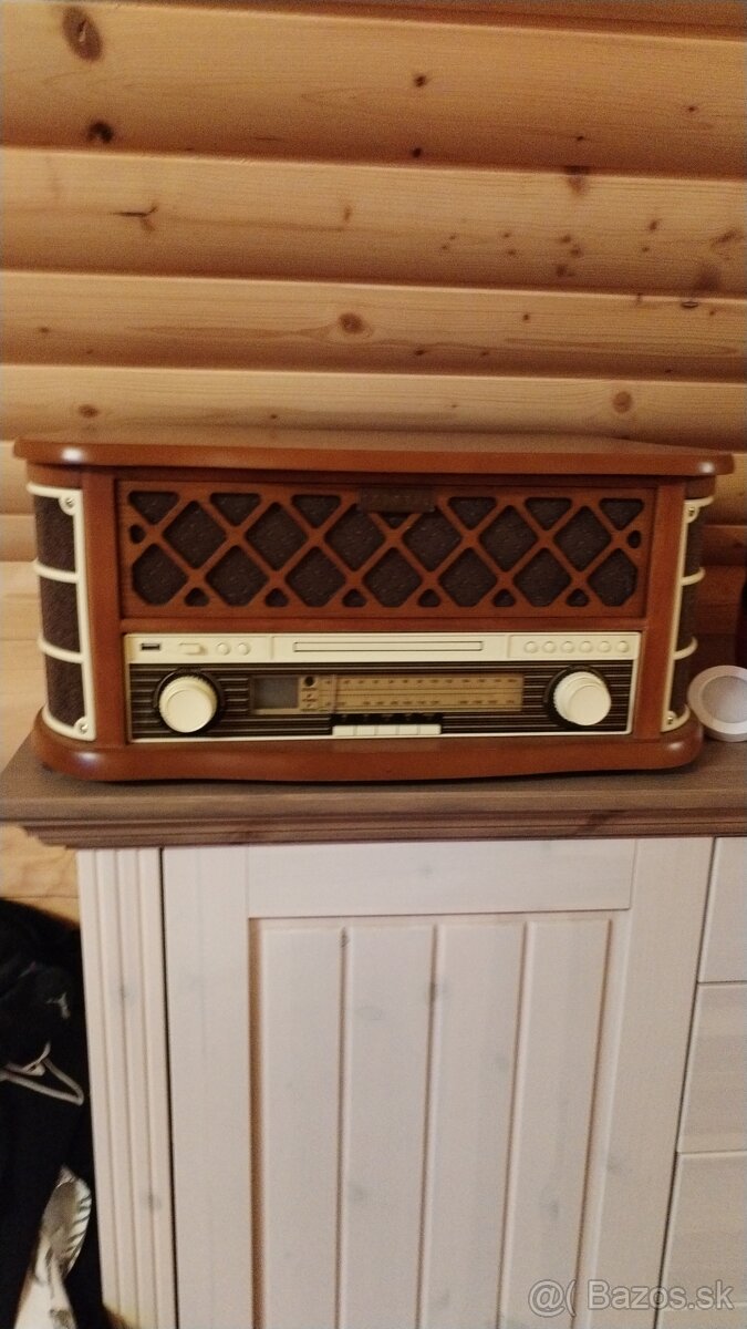 Retro radio