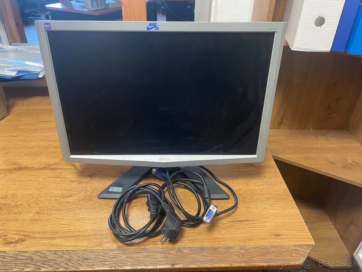 LCD monitor ACER X193W