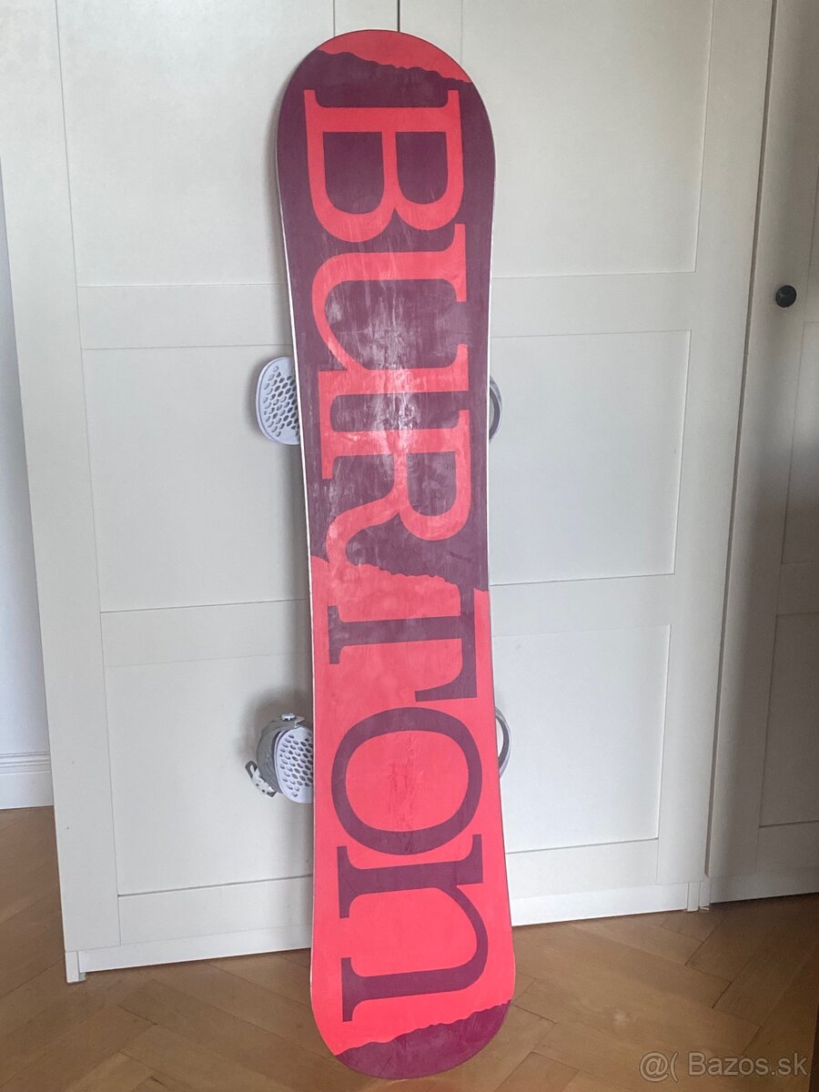 Predám snowboard Burton 140. Topánky aj puzdro