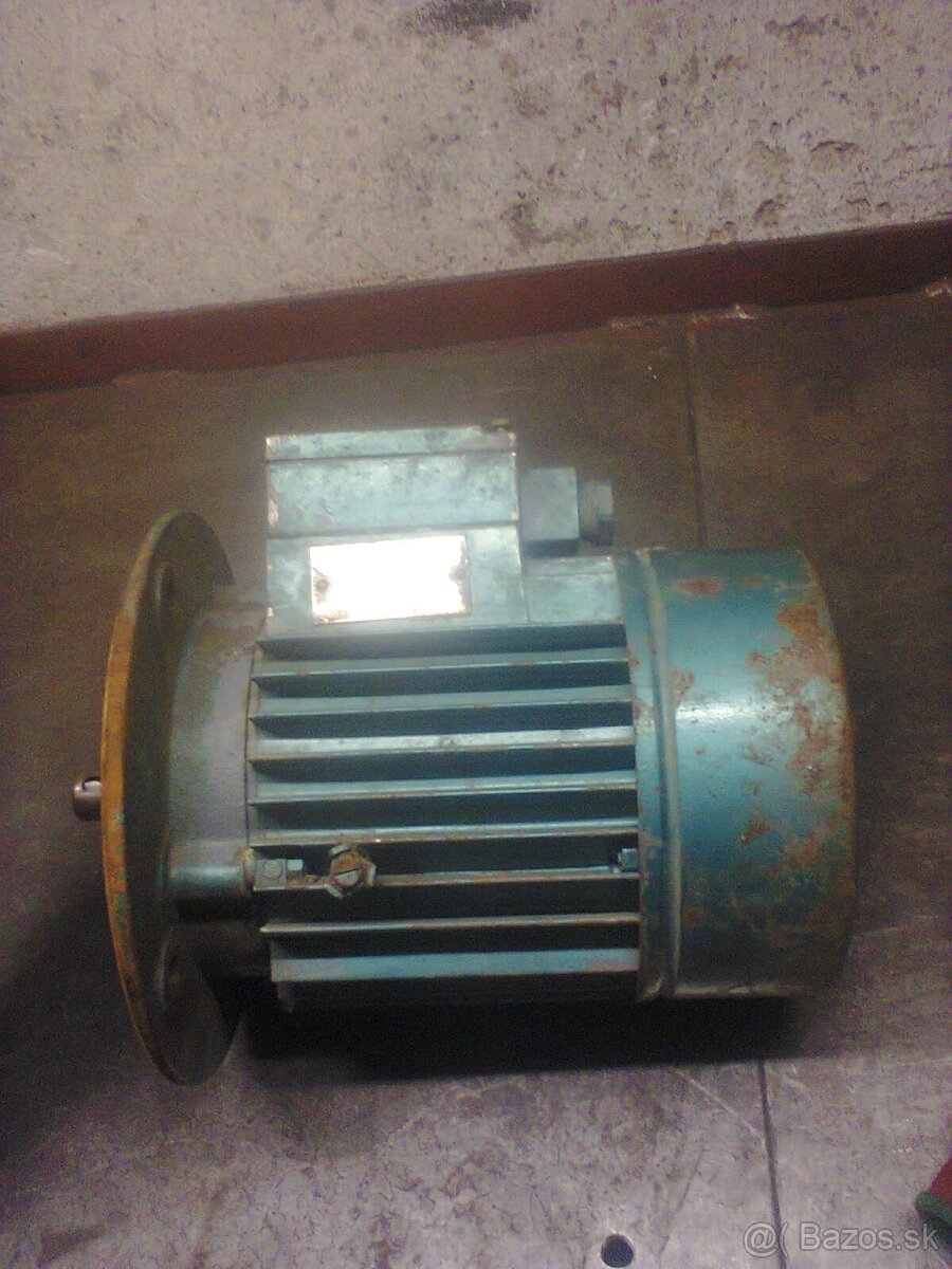 elektromotor 0,75kw 1400 ot.m. prirubovy