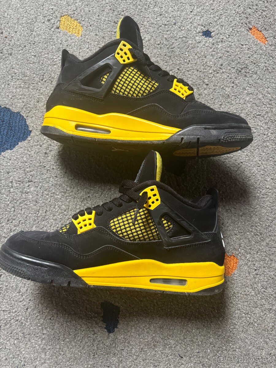 Jordan 4 Retro Thunder