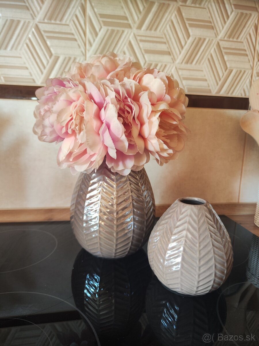 Bucľaté vázy