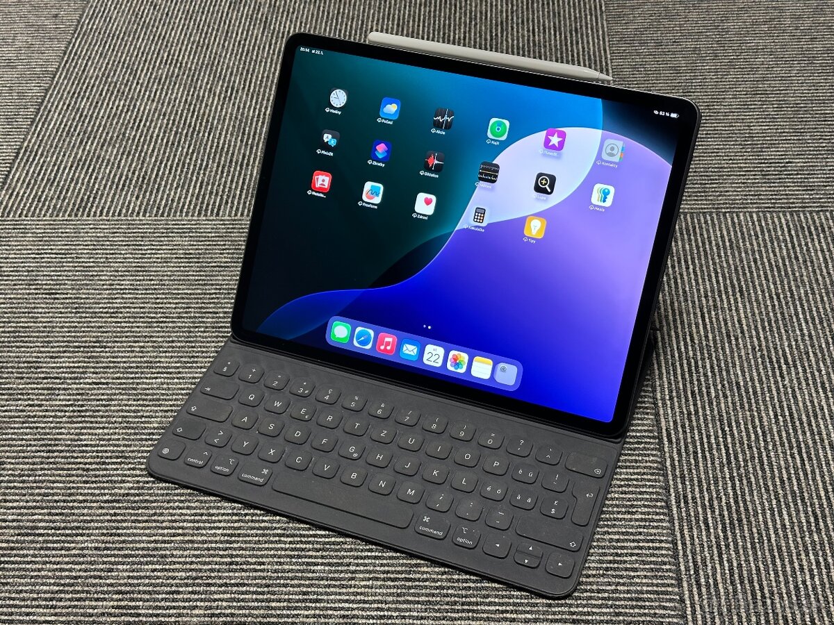 iPad Pro 12,9” 256GB - 3.generace + Pencil + Keyboard folio