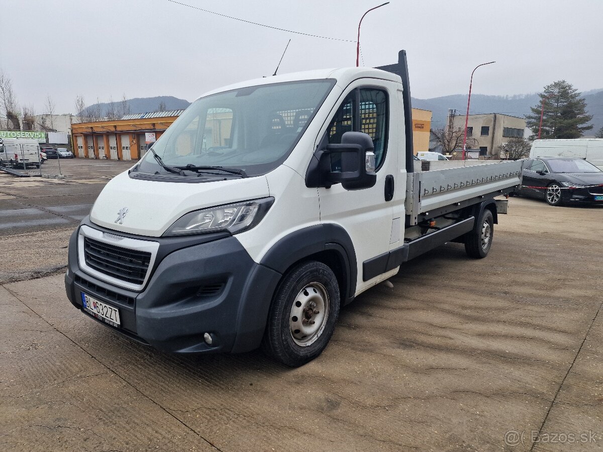 Peugeot Boxer valník úplne nový motor nabehané len 1000km