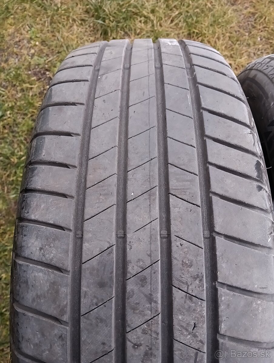 Letné pn 215/60 R 17 4 ks  DOT 5121 vzor 5 mm