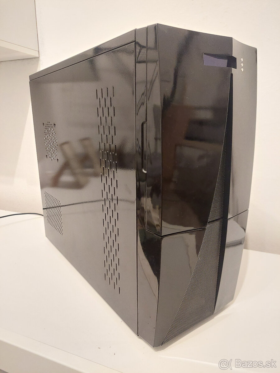 PC case + 650w zdroj + vetraky