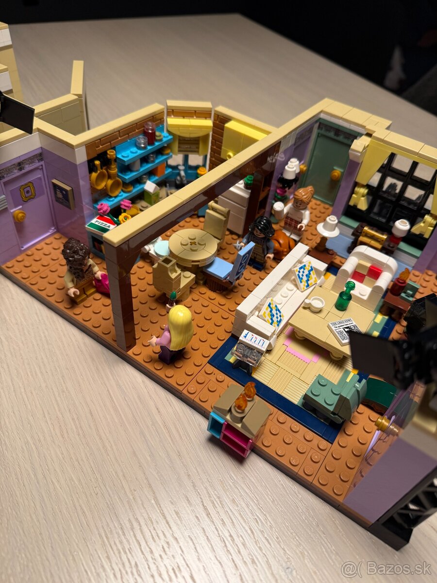 Lego 10292 Friends Apartments - Byty zo seriálu Priatelia