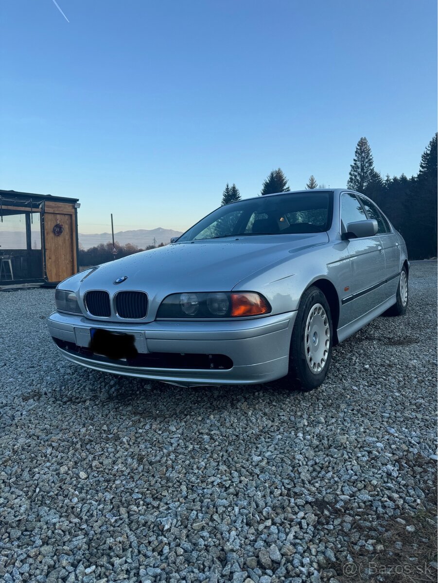 BMW e39 523i