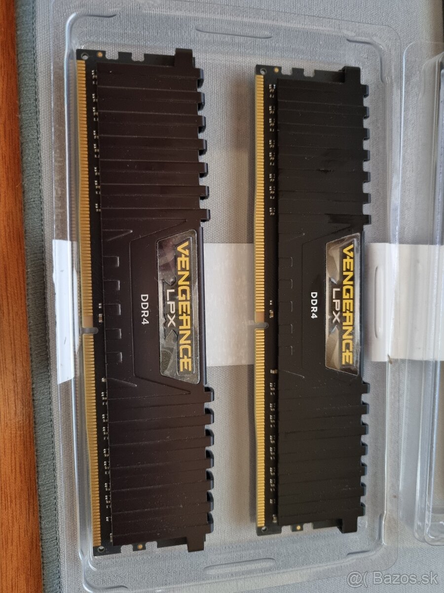 Corsair 16GB KIT DDR4 3600MHz CL18 Vengeance LPX Black