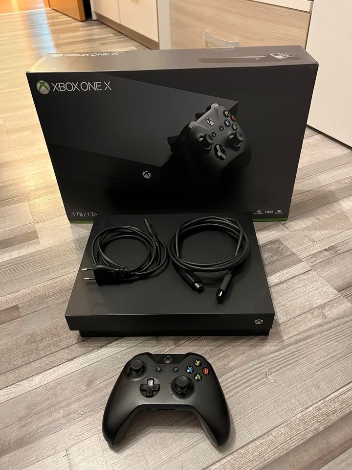 Xbox One X 1TB HDD 100% stav + hra GTA5