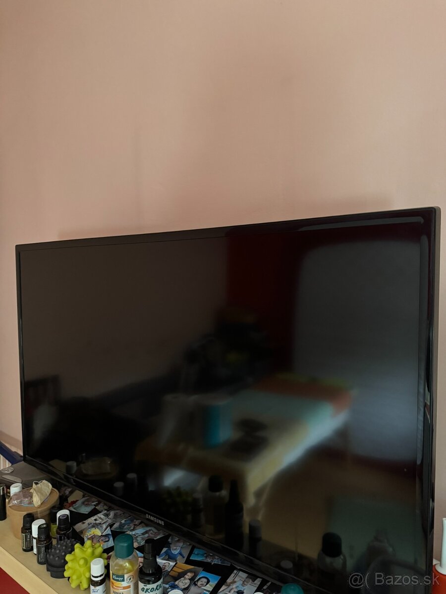 Predám TV LED Samsung 40" UE40EH5000WXBT