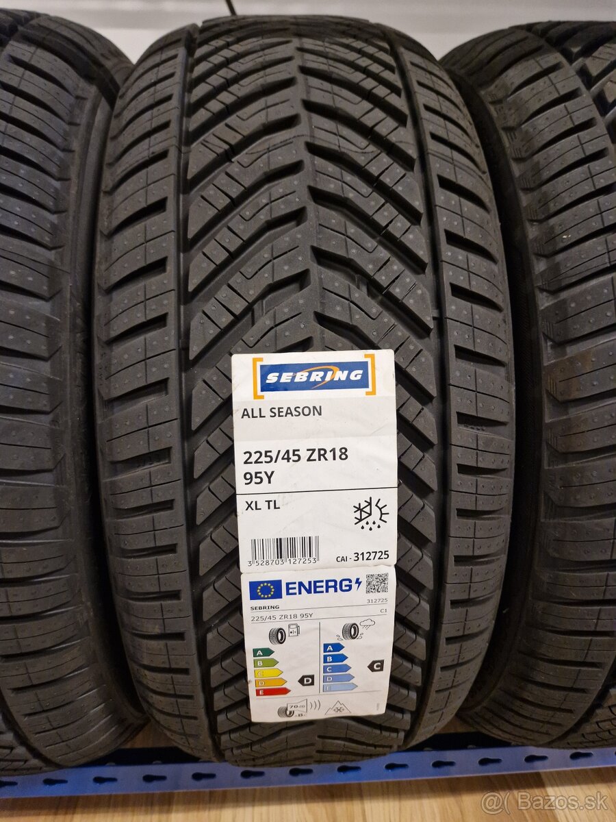 225/45R18 Celoročne