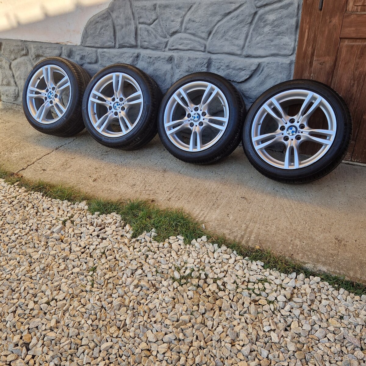 Original BMW 18" 400M Alu disky a pneumatiky dvojrozmer