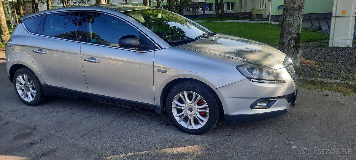 Lancia delta 1,6 d  88kw