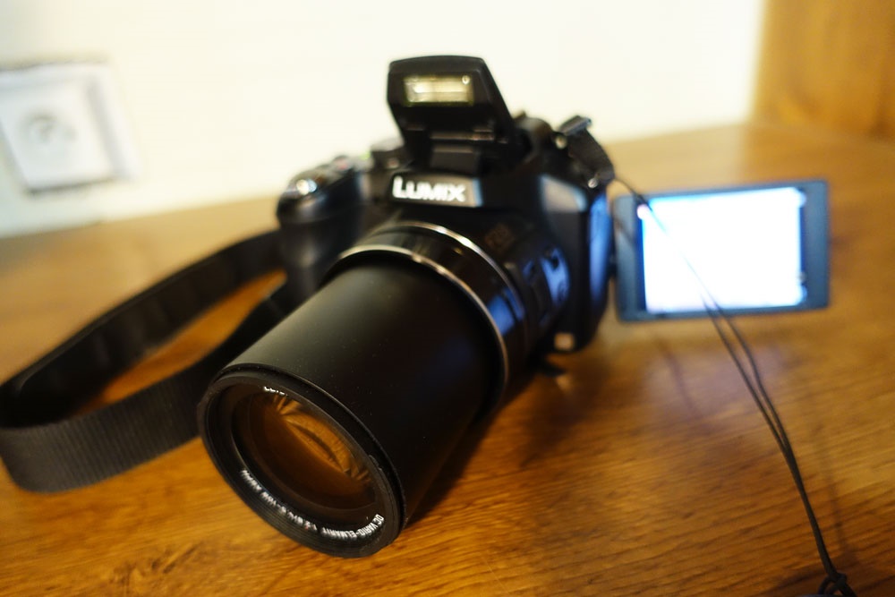 Panasonic Lumix FZ200, FullHD, stereo, príslušenstvo