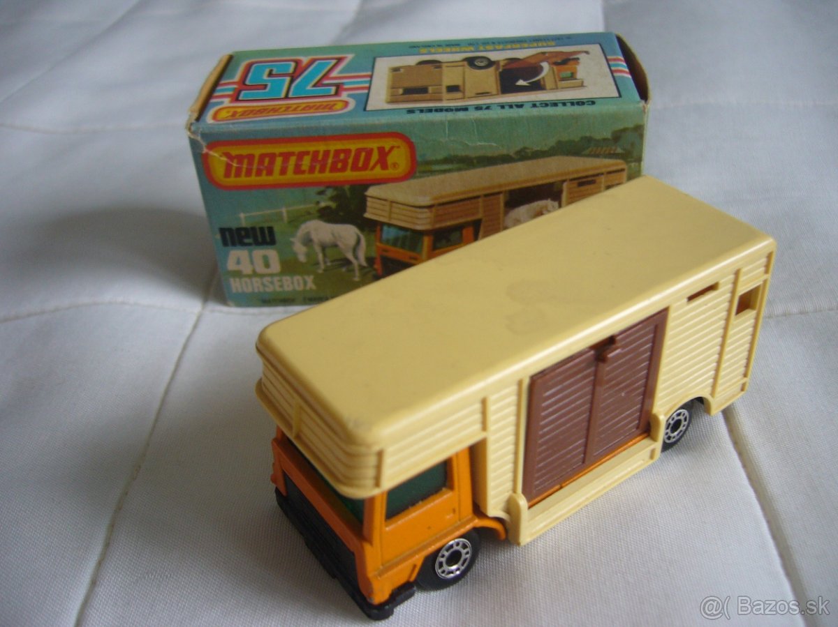 model MATCHBOX #40 HORSE BOX