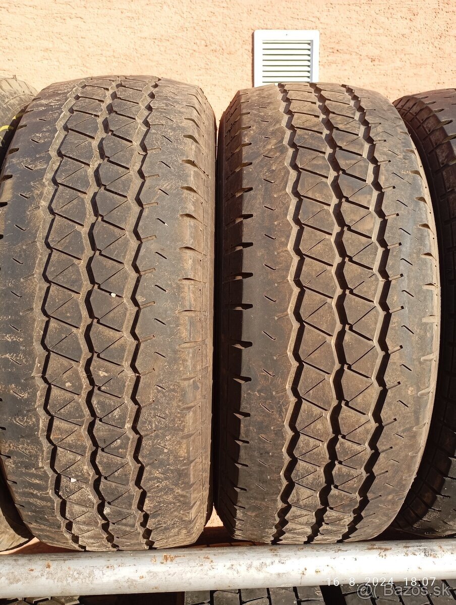 (7ks) - 235/65 R16C Yokohama DELIVERY STAR 818