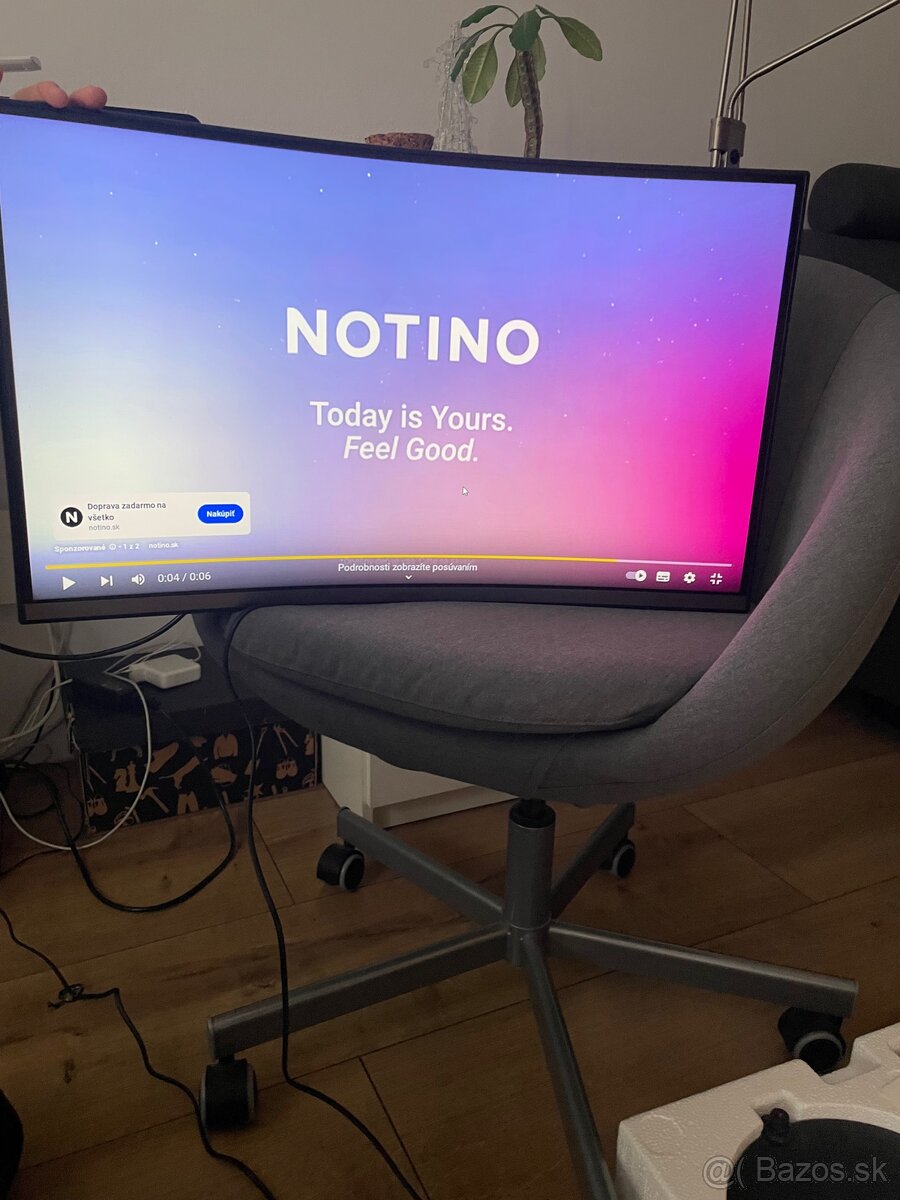 27" Samsung C27T550 curved monitor