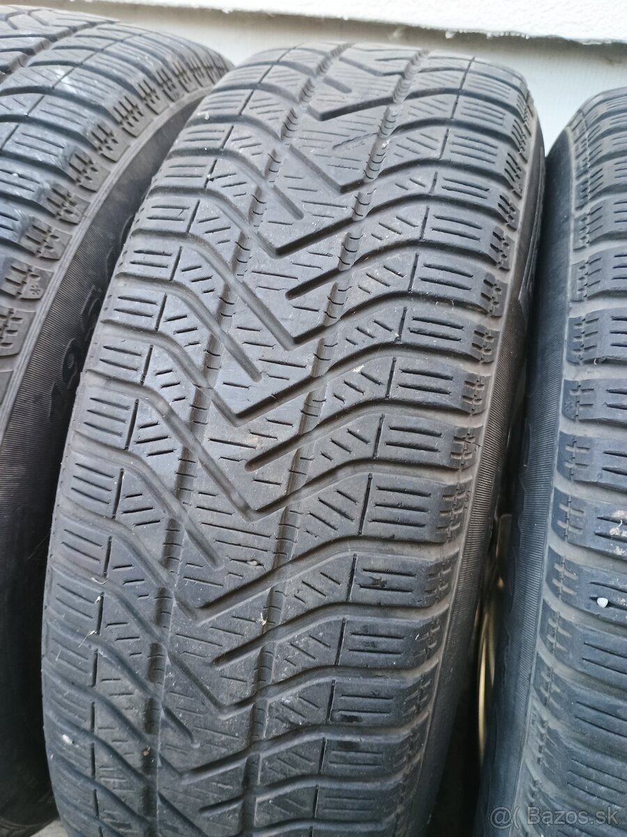 Zimné pneumatiky PIRELLI 195/65R15