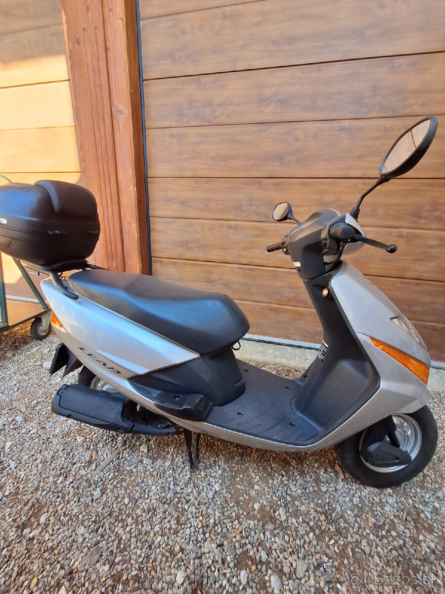 Skuter HONDA SCV 100