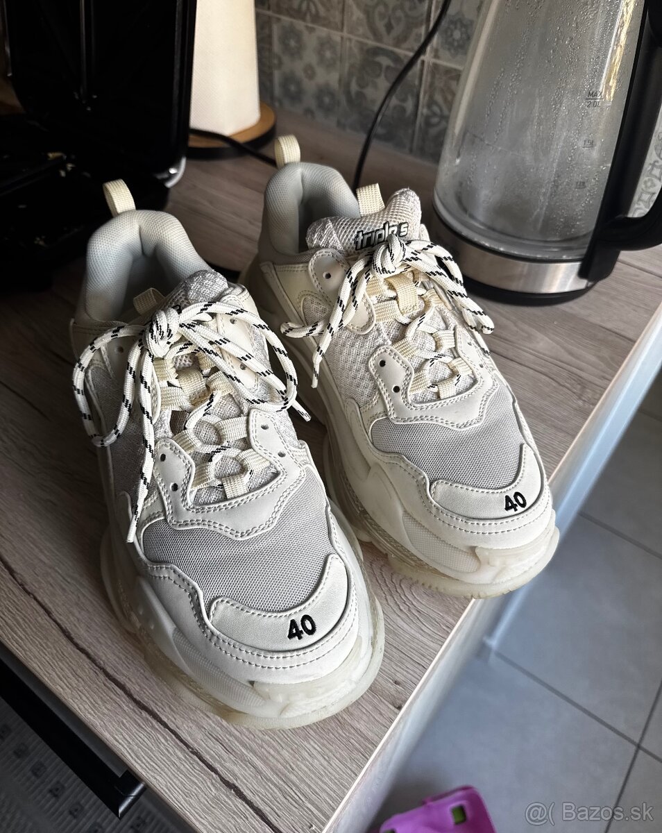 Balenciaga triple s