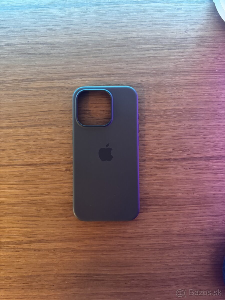 Silikónový obal na iPhone 15 Pro