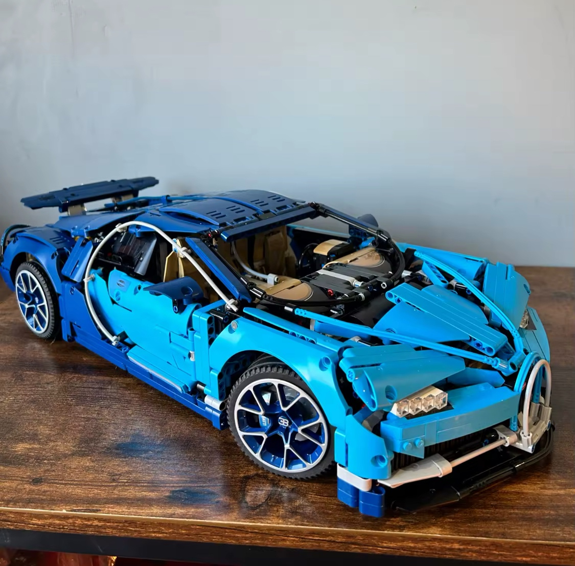 Technic stavebnica  Bugatti Chiron 42083 (3599 dielikov)