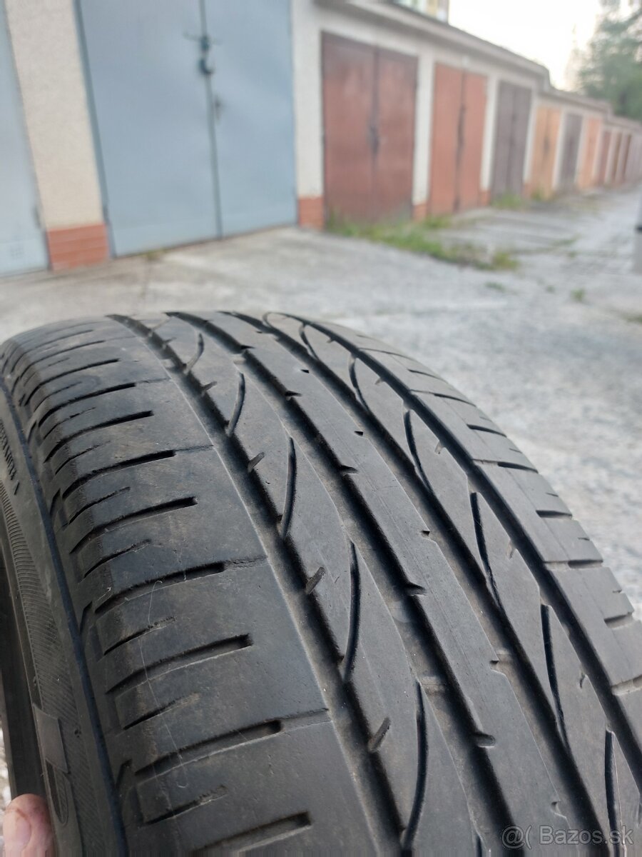 Pneu 225/55 R17