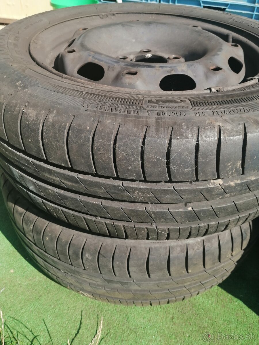 Letné 4 ks Goodyear Efficientgrip Performanc 82H 185/60/R14