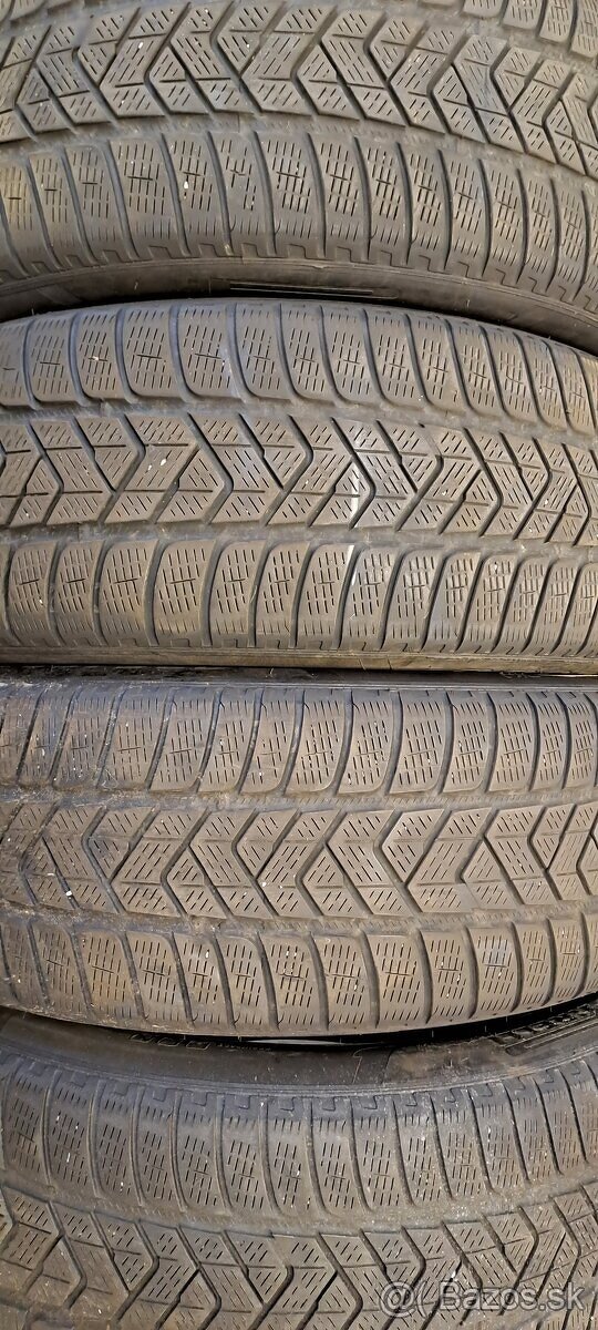 Predám 4ks jazdené zimné 235/55r20-105H Pirelli