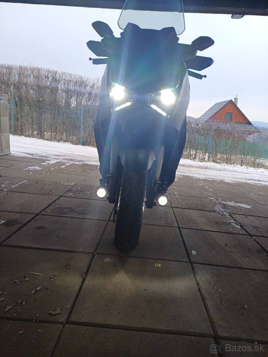 Yamaha xmax 125