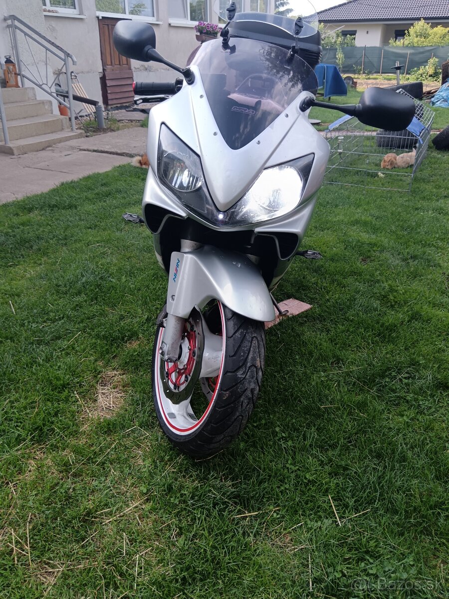 Honda cbr600f4