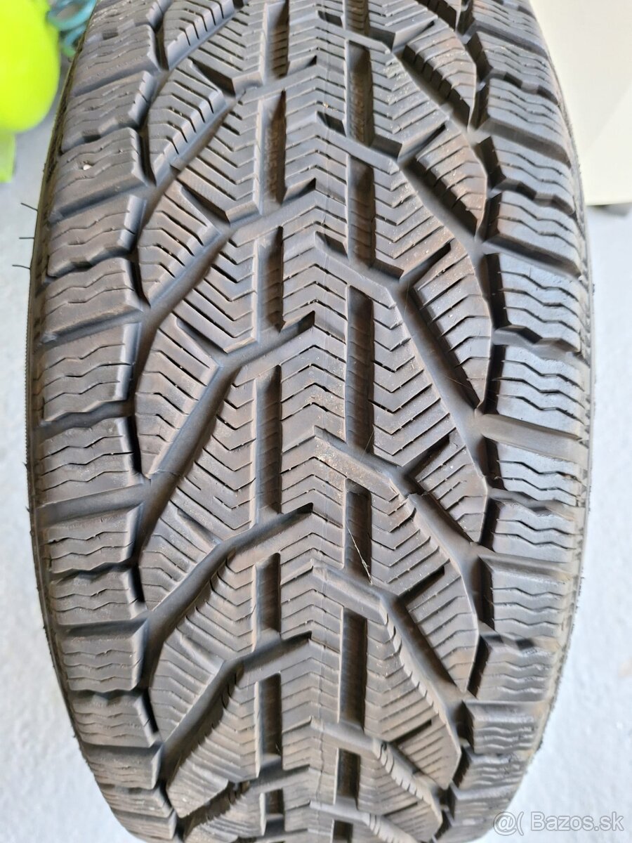 Zimná pneumatika 225/45 R17