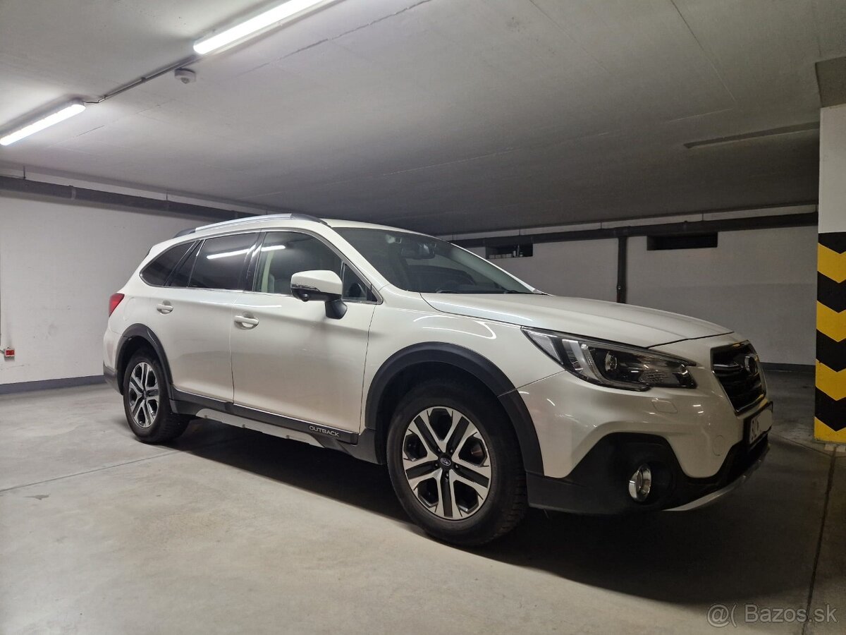 Subaru Outback 2,5 CVT Comfort biela metalíza