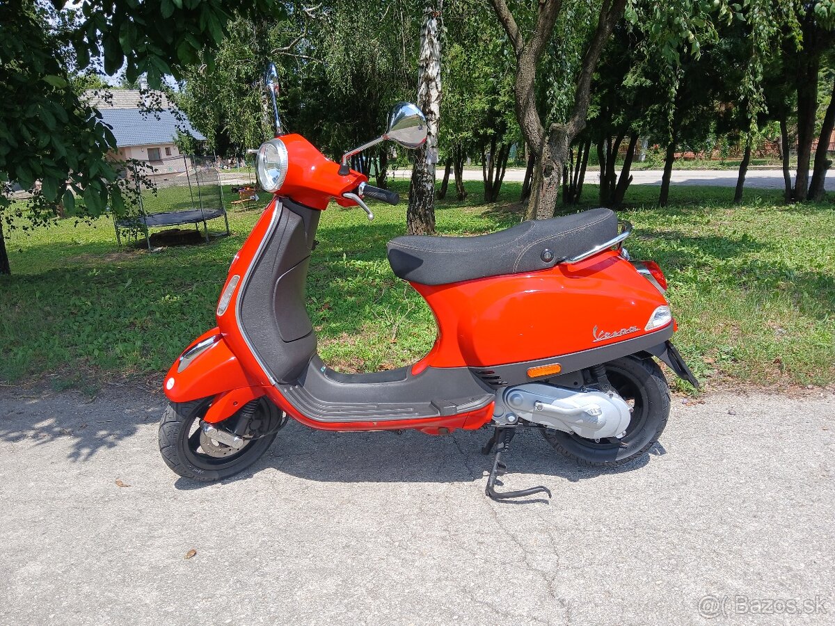 Piaggio Vespa LX2 50