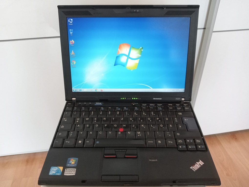 predám Lenovo Thinkpad X201 , Intel core i5 , 750gb hdd