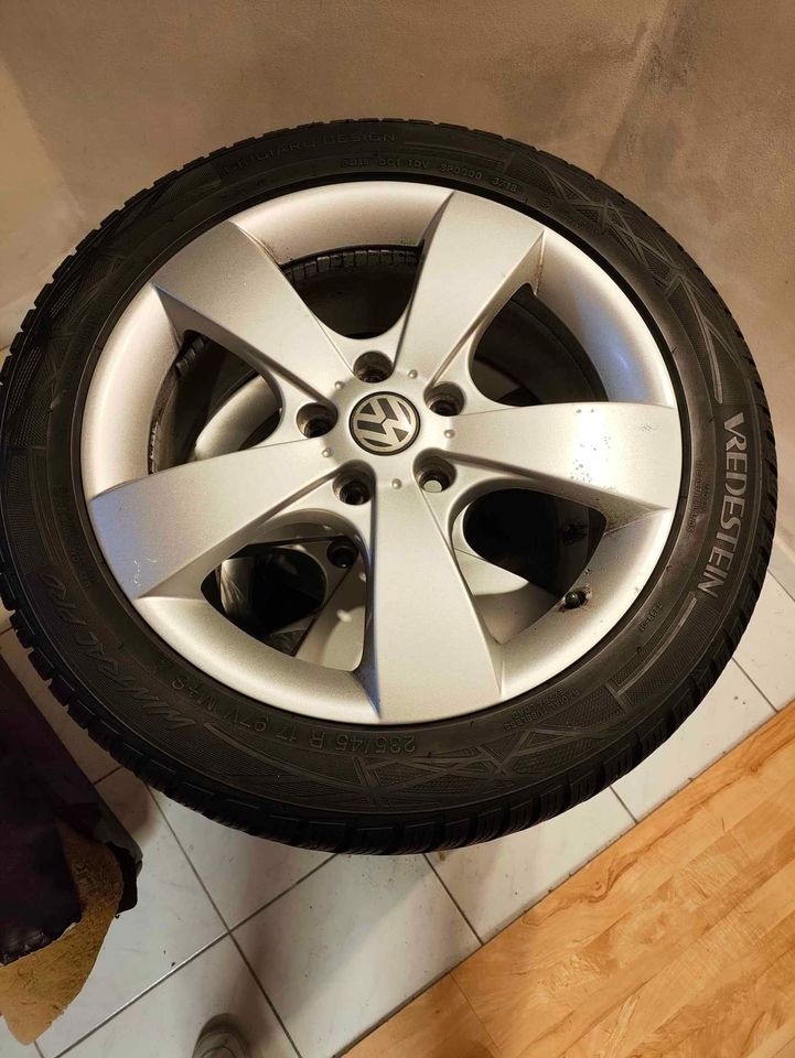 Disky so zimnými pneu 235/45 R17 ET54