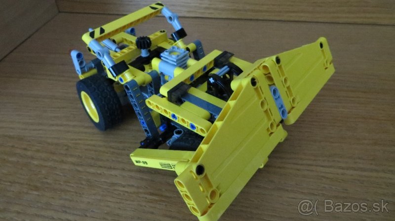 Lego technic 42035 buldozer