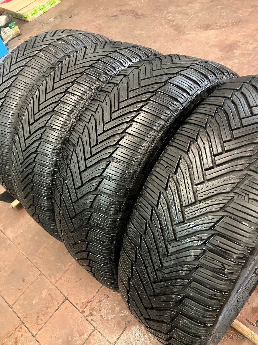 215/55 R17 4ks Michelin Alpin 6